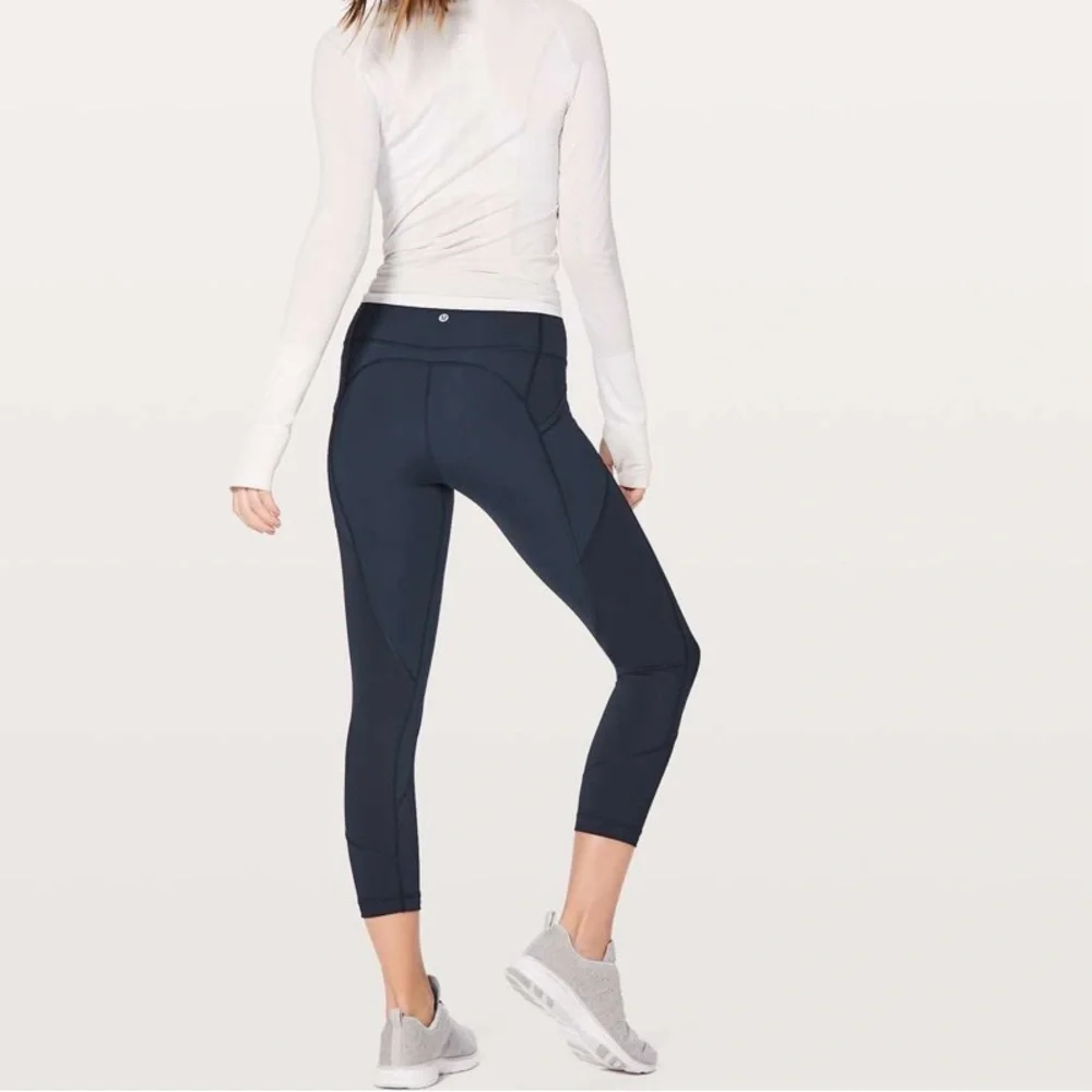 Lululemon 10 All The Right Places Crop II 23